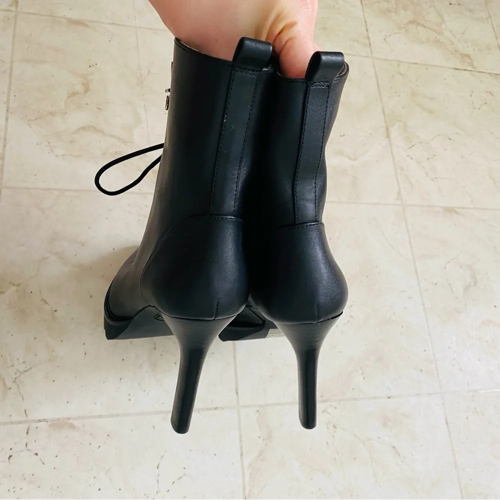 $295 NWOT Michael Kors Black Leather Kyle Lace-up Pointed Toe Edgy Ankle Boots 7